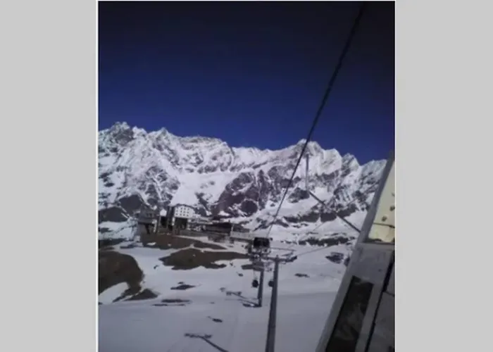 Apartment Skichalet Cervinia Bassi *